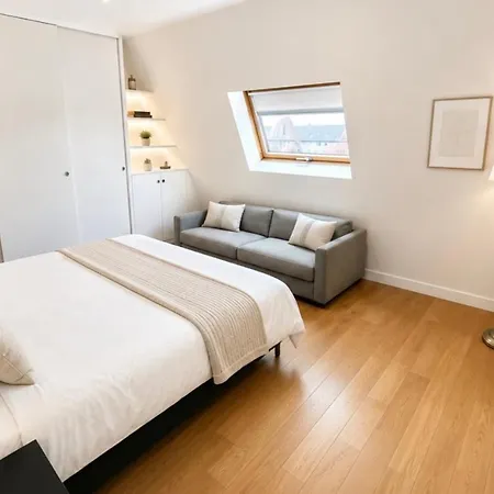 Champs-elysees Luxury Apartment